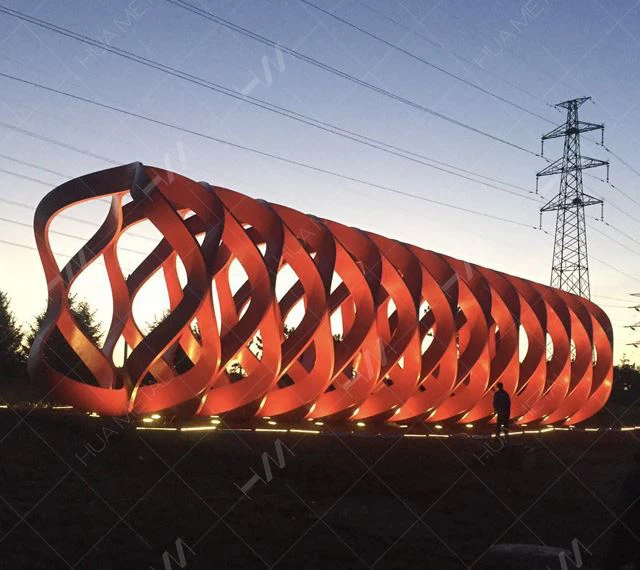 Grande Escultura de Luz em Aço Inoxidável
